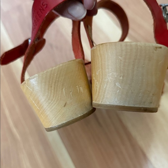 Swedish Hasbeens Red Leather Sandals - Picture 4 of 5